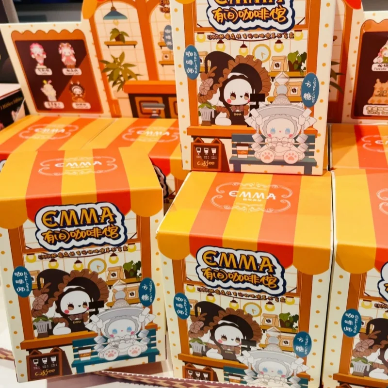 

Горячая подлинная серия «Эмма Секретный лес», кофейня, слепая коробка, аниме-фигурки, милые украшения для комнаты, кукла, игрушки, подарки на день рождения