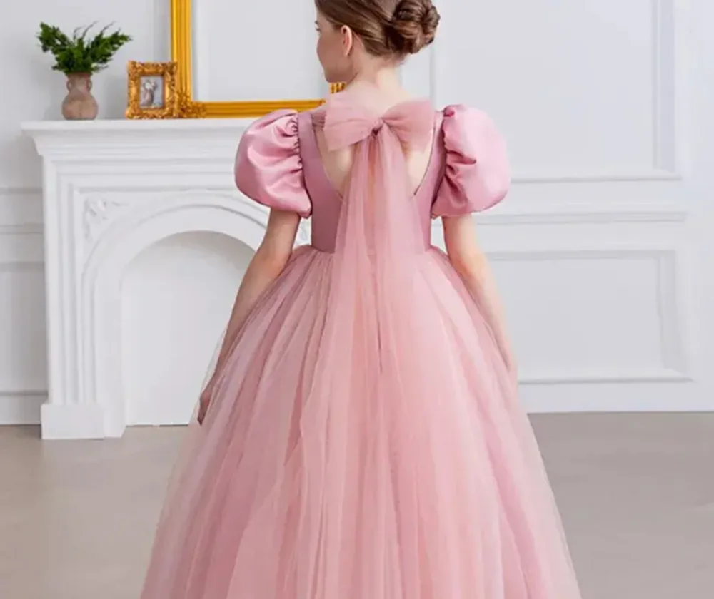 Customized Pink Flower Girl Dresses For Wedding V-Neck Short Sleeves Puffy Simple Princess First Communion Bridesmaid Prom Gown