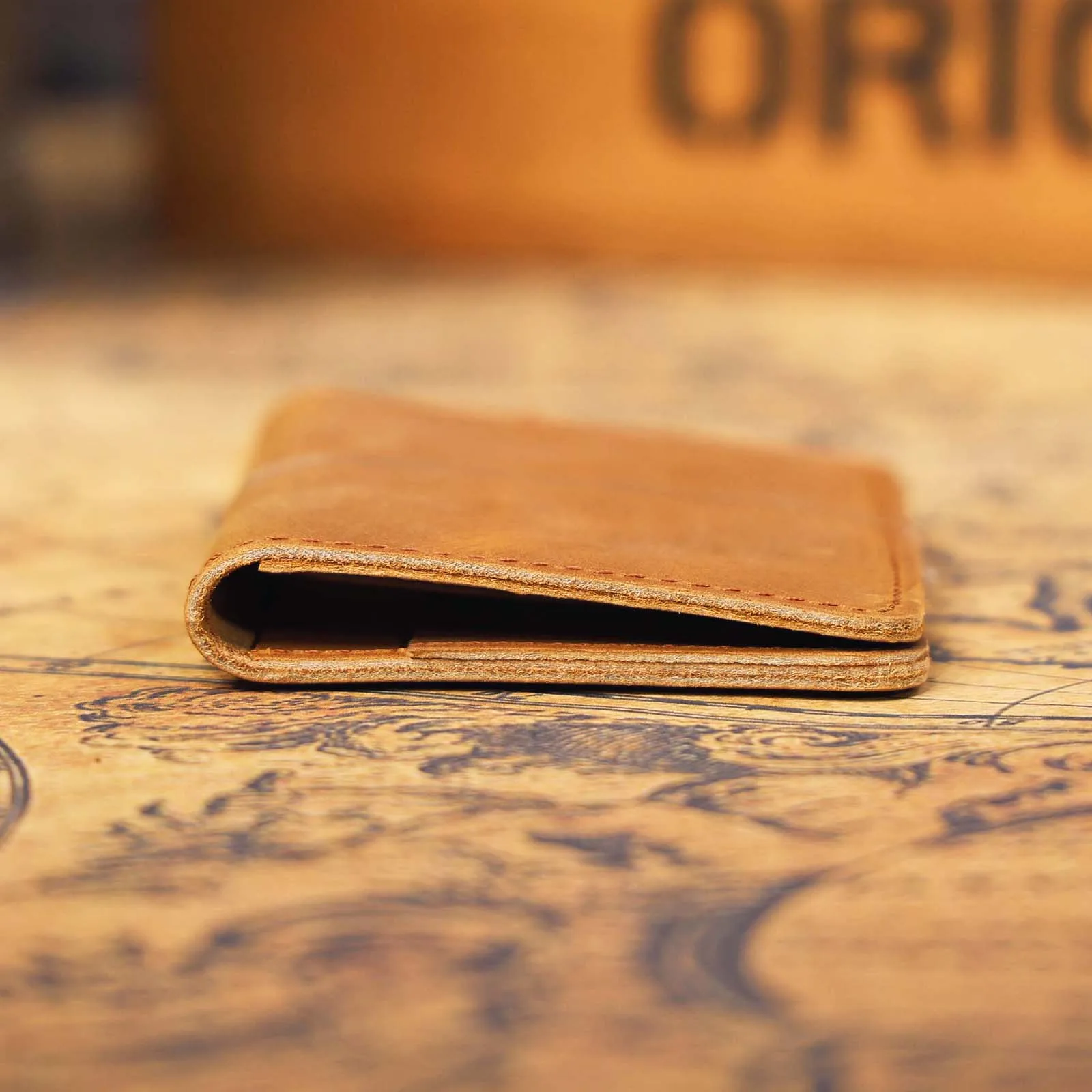 Echtleder-Kartenetui, einfache Mini-Geldbörse von Crzay House Leather, perfekt zum Tragen von Bargeld und Karten – Detail 15