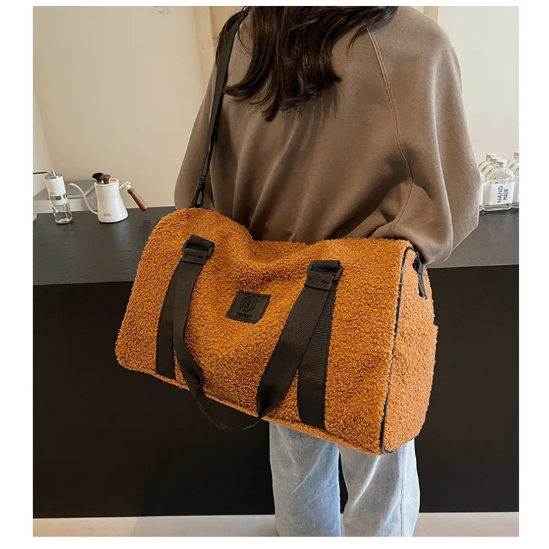 

Повседневные плюшевые однотонные дорожные сумки большой вместимости, зимние прочные спортивные сумки на молнии для отдыха унисекс, 2024, горячая распродажа