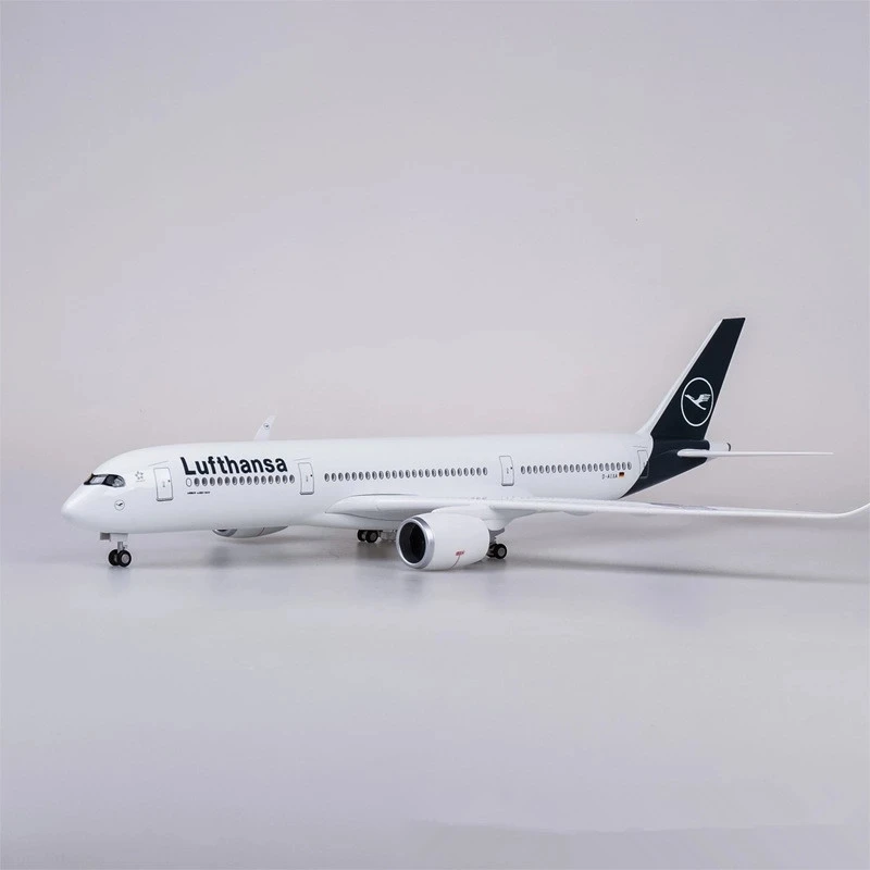 47cm 1:142 Scale Diecast Plastic Resin Model Lufthansa Airbus A350 Airplane With Light and Wheel Model Collection Display