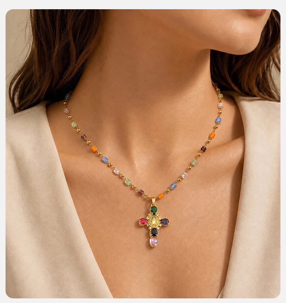 Vnox Mehrfarbige CZ-Steine Kreuz-Anhänger-Halskette für Frauen, vergoldet, bunte Zirkon-Religionskette, christlicher Schmuck – Detail 2