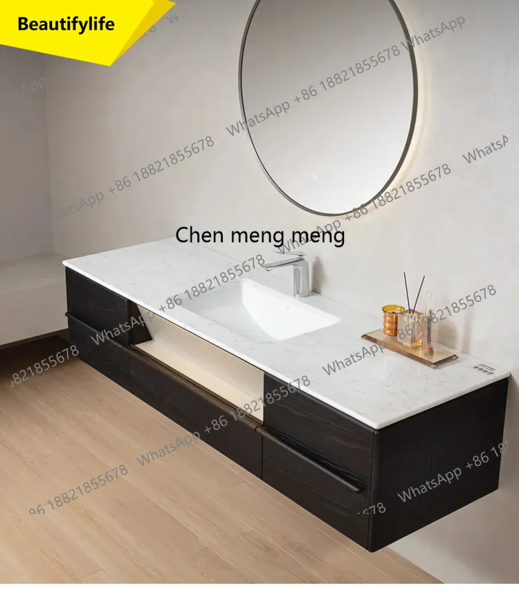 

Современный простой комплект мебели для ванной комнаты: тумба из массива дерева с покрытием, мраморная столешница, бесшовная керамическая раковина-умывальник.