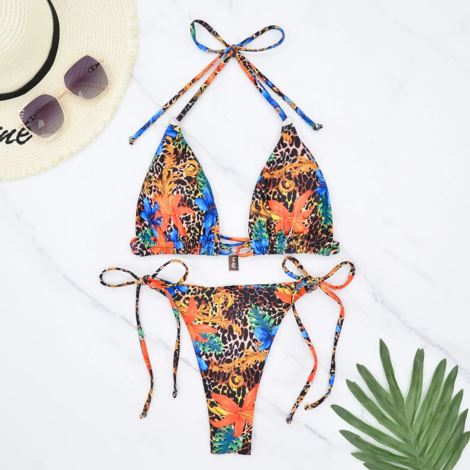 

Сексуальные комплекты бикини с леопардовым принтом и лямкой на шее, комплект из двух предметов с завязками на спине, мягкие стринги, купальники, женский купальный костюм, бикини