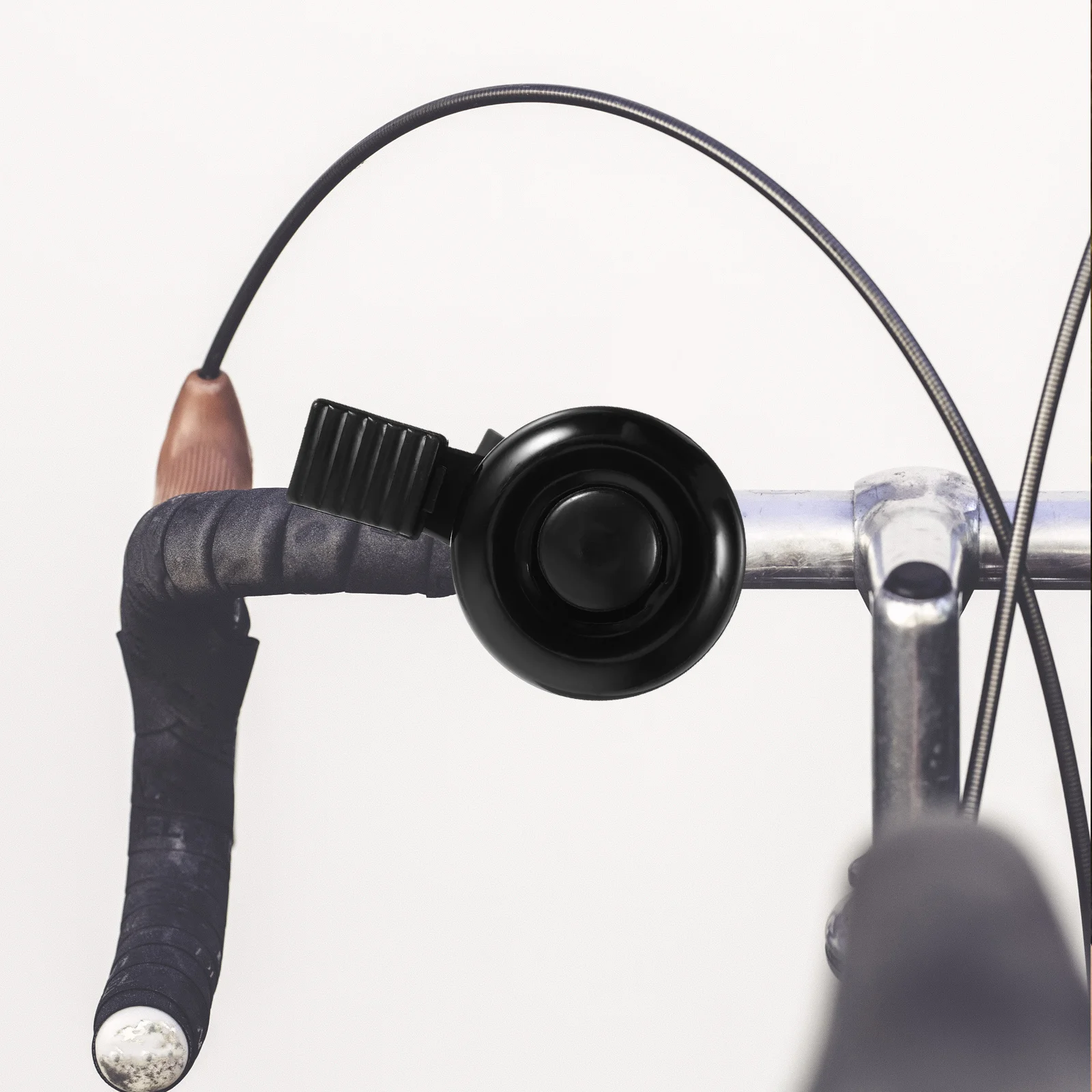 

Mini Bike Bell Black Size M for Mountain Road Bike Loud Clear Ringtone Easy Install Safety Accessory Suitable All Standard