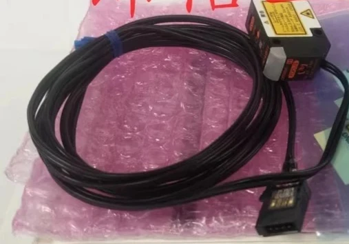 Original and genuine, digital amplifier separation E3C-LD11 photoelectric sensor 2M
