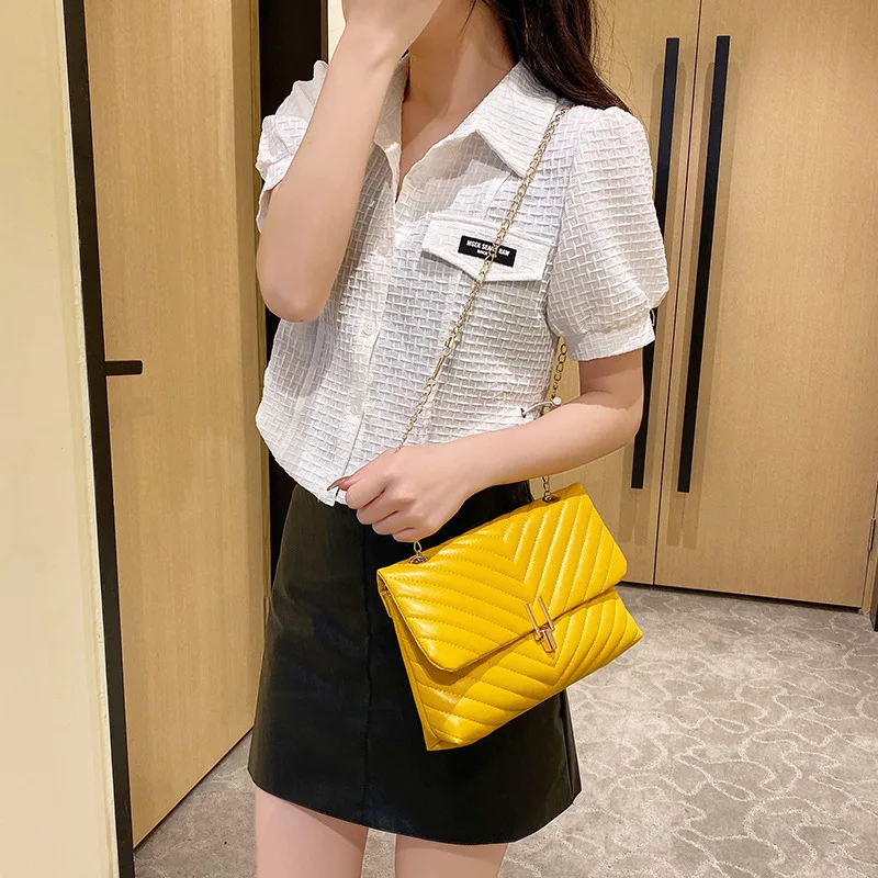 2024 New Women's Bag Fashion Casual V-Pattern Rhombic Embroidery Chain Messenger Small Square Bag One-Shoulder Mobile Phone Bag