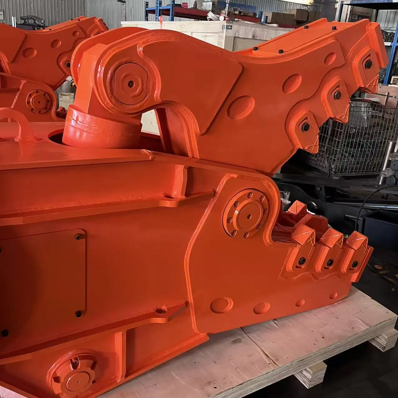 Hydraulic Rotating Crusher Rotary Pulverizer CE ISO Certified Excavator Attachment For Building Demolition Concrete Recycling