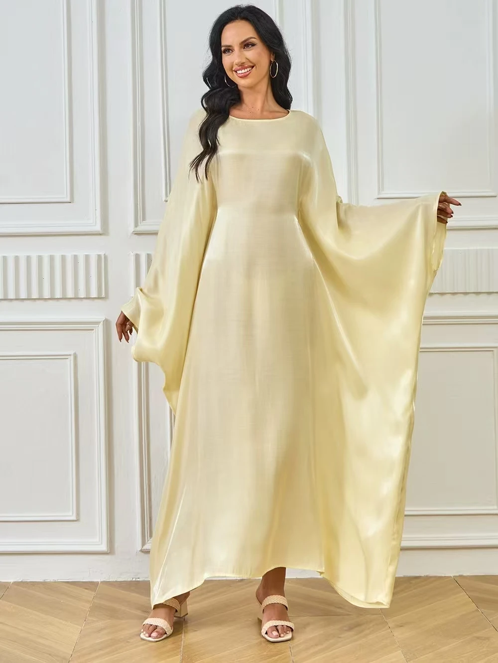 두바이 중동 신상품 루즈핏 허리 디자인 출퇴근용 봄 가을 패셔너블 플라잉 천 박쥐 소매 롱 드레스