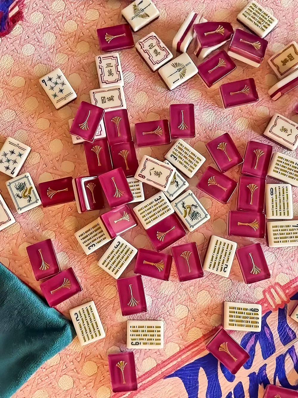 2026 Hot-Selling Deluxe Acrylic Engraving American Mahjong Set Red Ginkgo Mah Jongg Tiles Red Set Entertainment Board Games