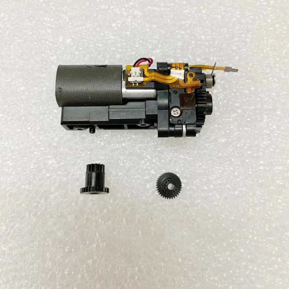 Un set di due nuovissimi per ingranaggi vulnerabili del motore dell'otturatore Canon EOS R, parte di ricambio
