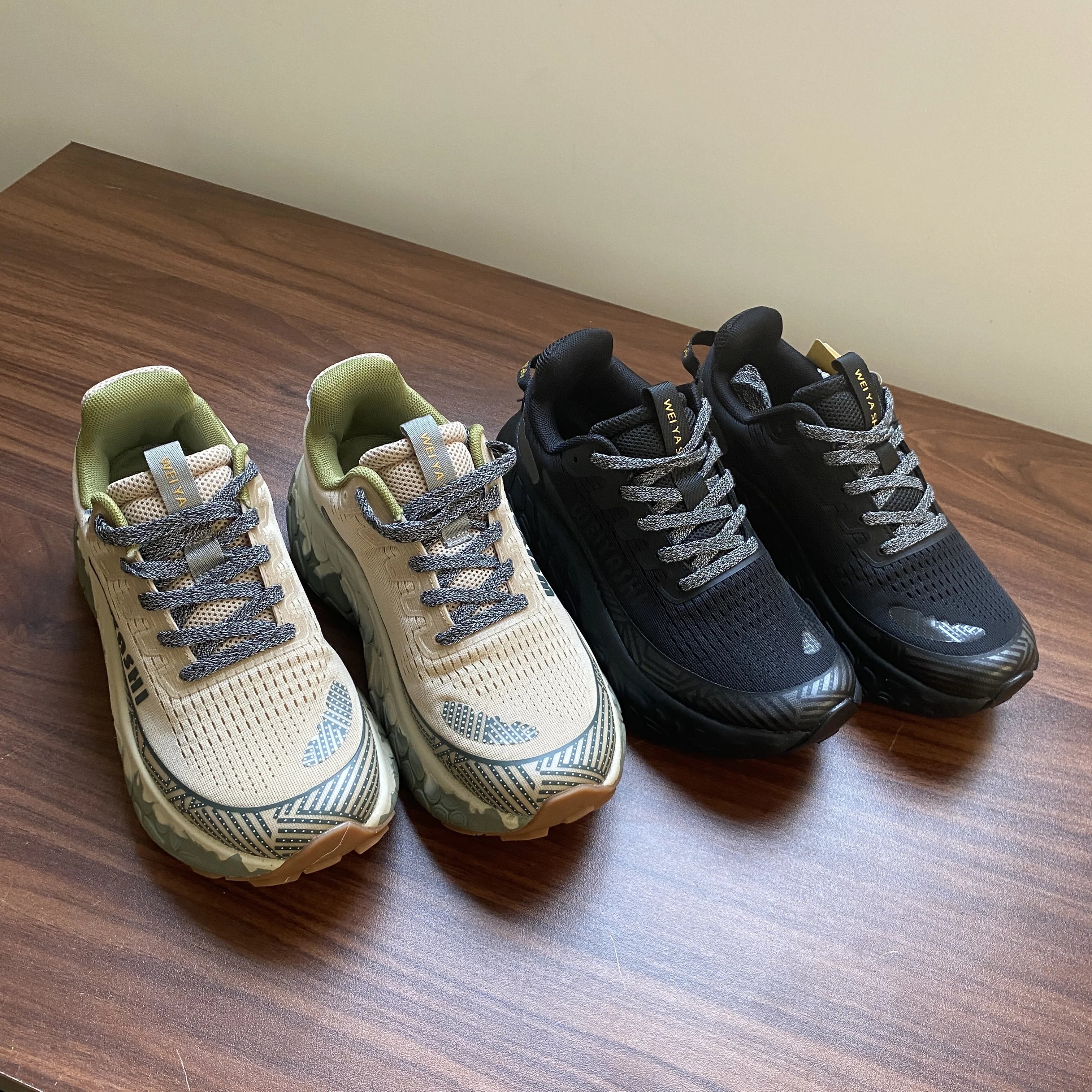

2025 Men's Outdoor Trail Running Shoes Casual Shoes Thick Sole Breathable Lightweight Women's Training Shoes