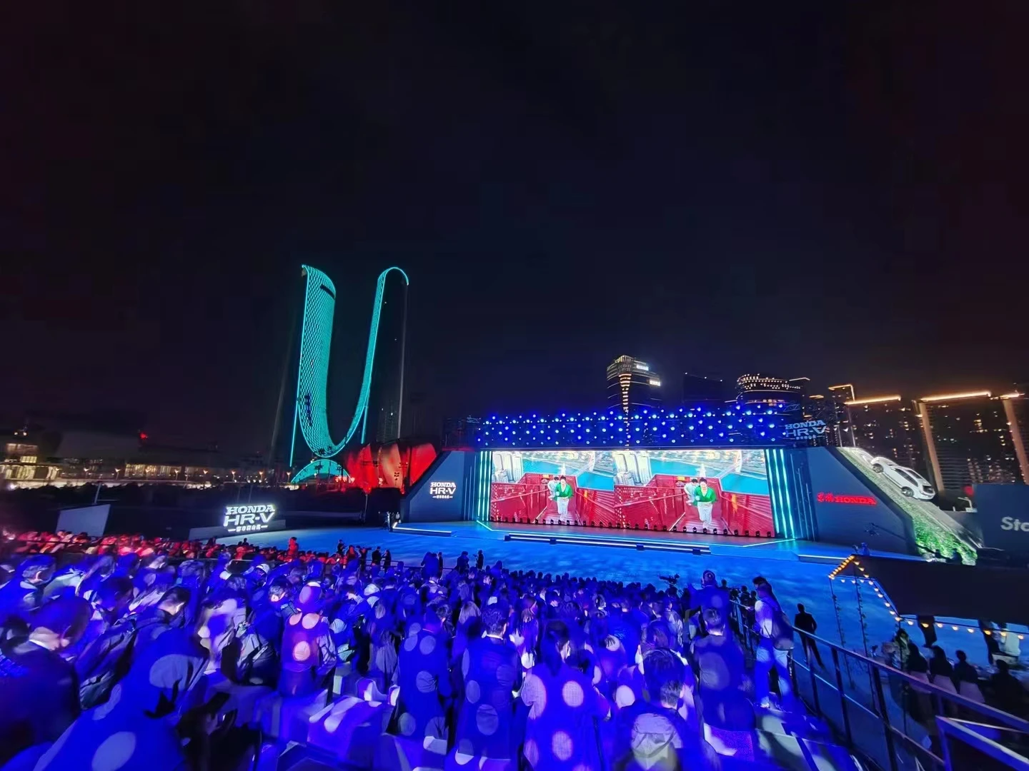High Definition P2.6 Rental LED Display Screen Stage Video Wall Background Panel Outdoor Movable LED Screen for Trade Show