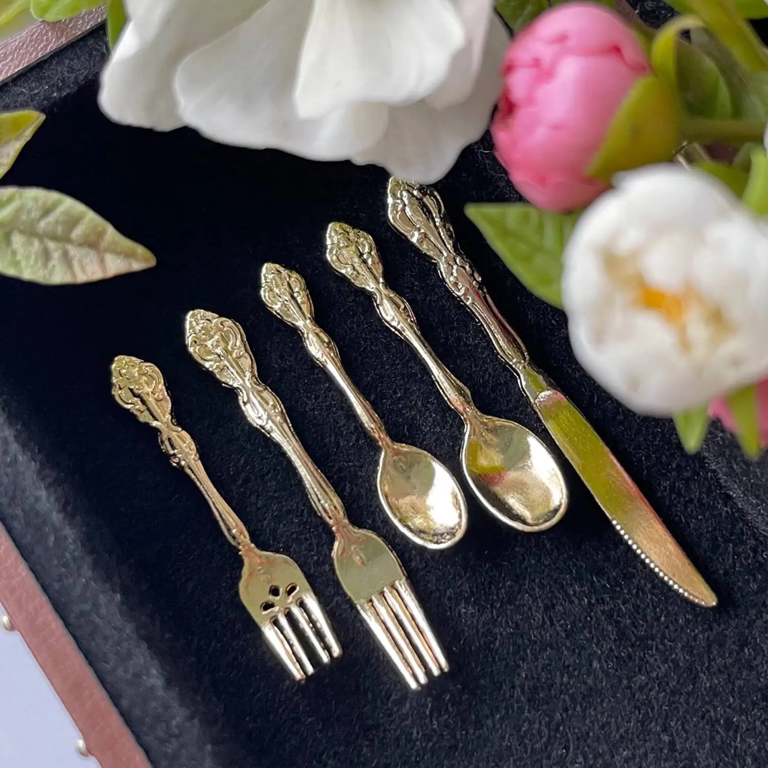 1:6 Dollhouse Mini Tableware Model Accessories Five Piece Restaurant Cutlery/Knife and Fork for Doll House Decors Gold