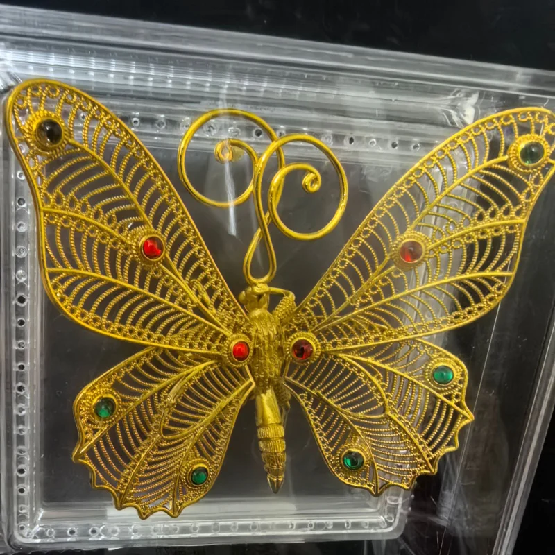 Brass golden cicada ornament, high-grade gilded inlay, carved hollow gemstone, handcrafted collectible decoration