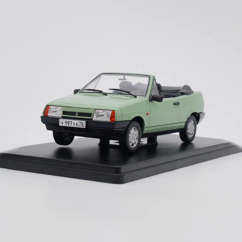 IXO Diecast 1:24 Scale Lada Vaz-2108 Alloy Open-topped Car Model Finished Product Simulation Toy Collection Gift Static Model