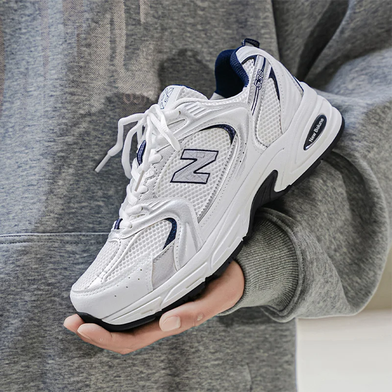 530 nuevo verano transpirable cómodo de alta calidad deportes clásicos zapatos de moda Casual versátil ultraligero 35-45 estilo de pareja