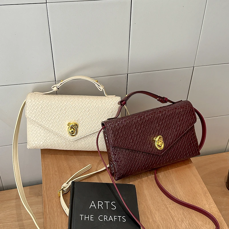 

Stylish Trendy Simple Crossbody Bag For Women Casual Vintage Look High-End Solid Color Perfect For Daily Commuter