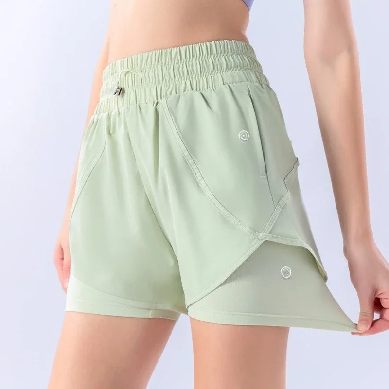 

Новые спортивные шорты с защитой от воздействия для женщин, искусственные двухсекционные быстросохнущие дышащие шорты для бега, йоги, фитнеса, повседневные брюки