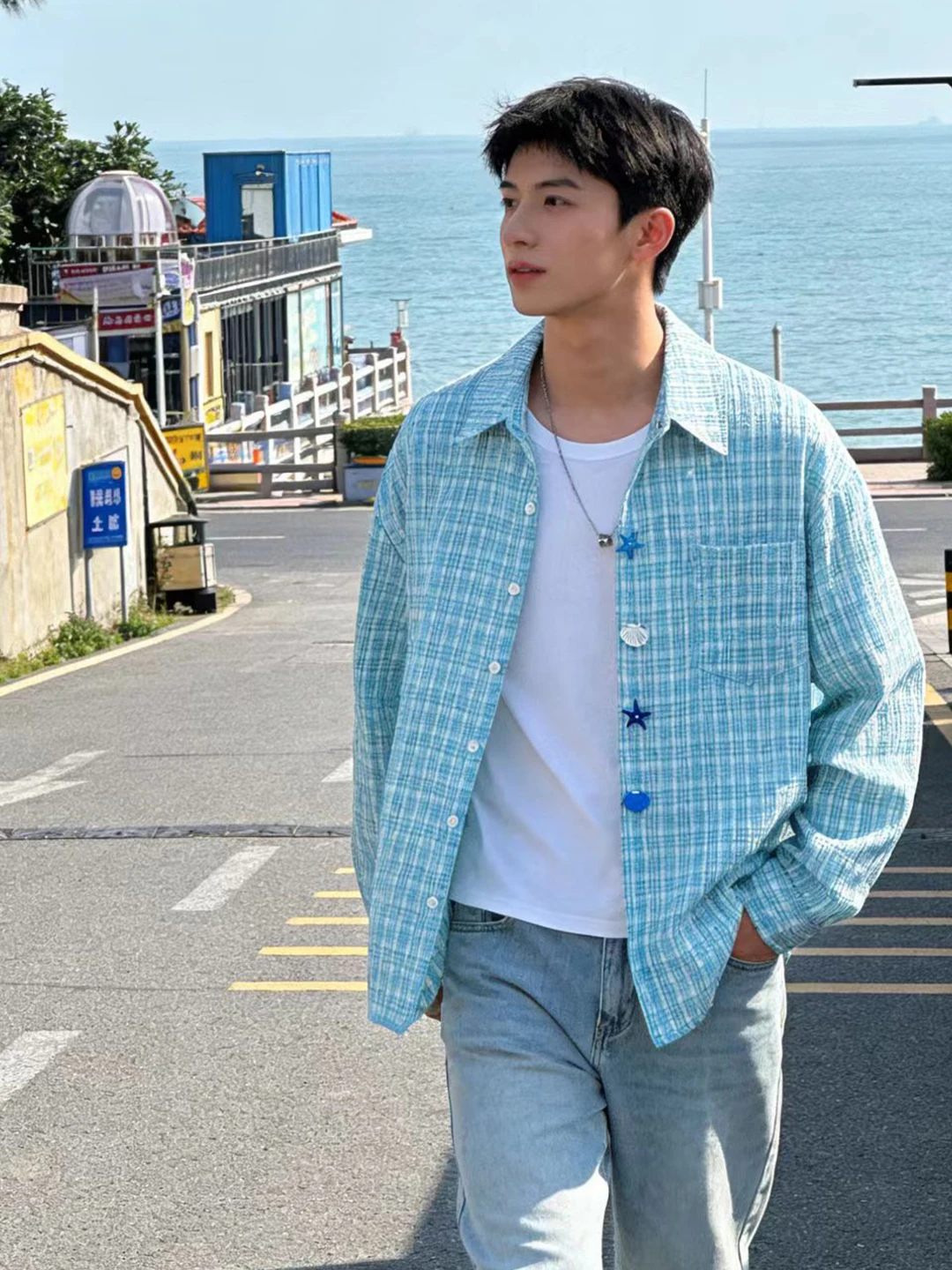 

Loose Long Sleeve Bubble Shirt for Men with Plaid Design Button Spring Japanese Style Casual Outerwear Youth Fashion