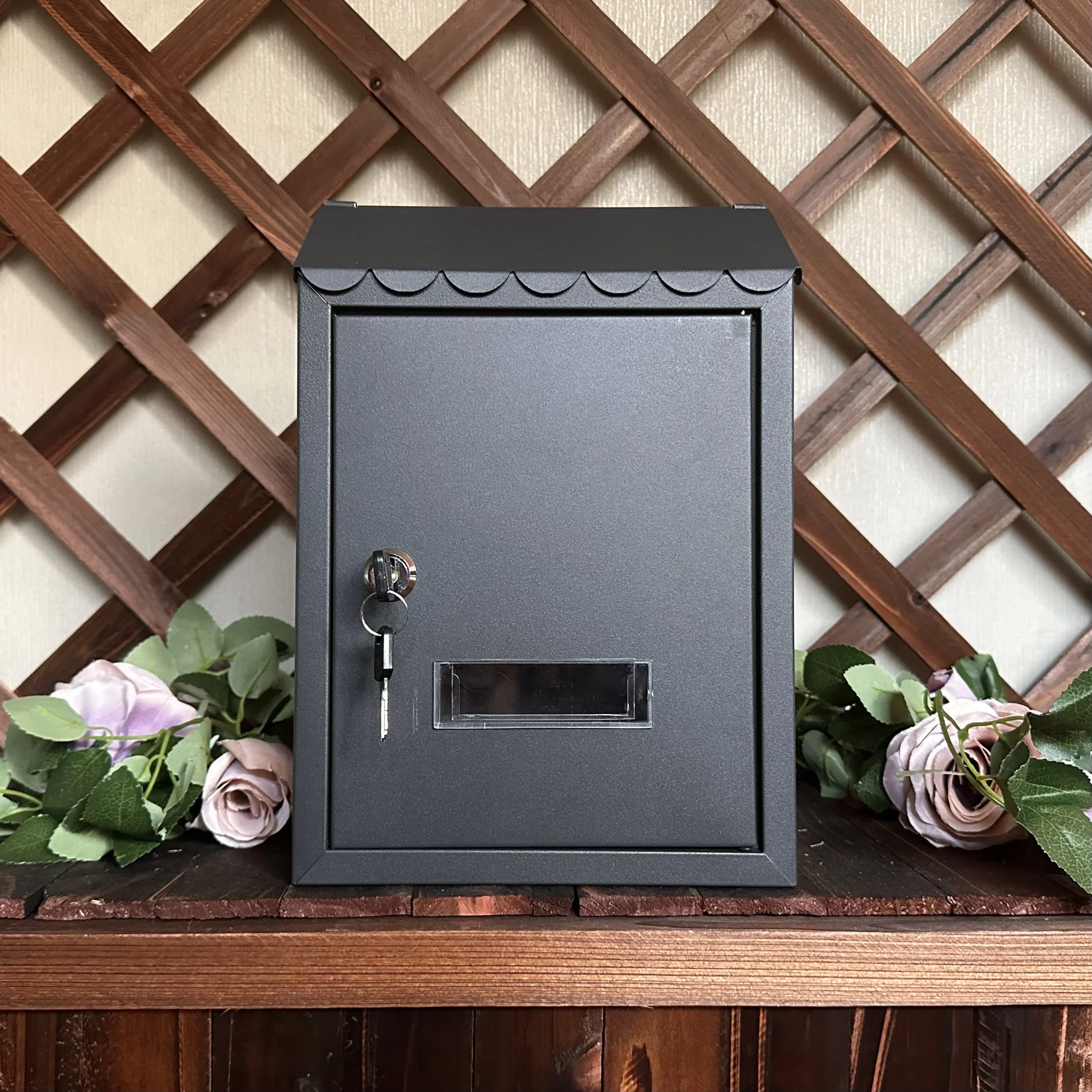 Household wall-mounted outdoor rainproof wall-mounted mailbox suggestion