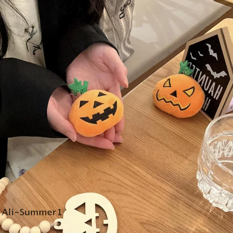 【E】かわいい漫画風ハロウィン小さなカボチャのぬいぐるみキーホルダー、バッグペンダント、キーリング、素敵な装飾アクセサリー、お祭りギフト