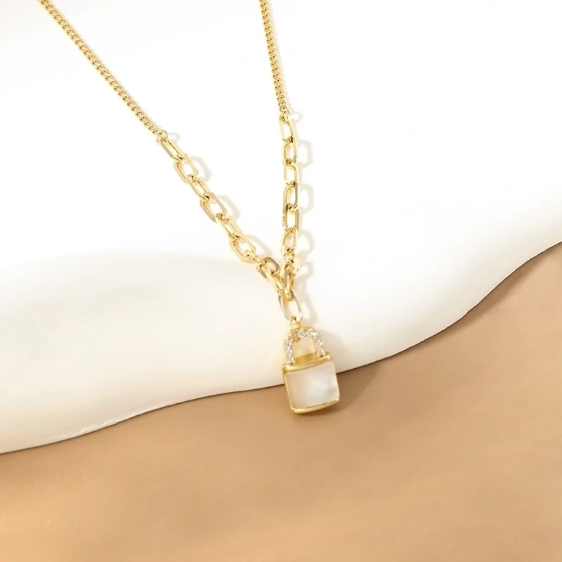 925 فضة الزركون الأبيض اللؤلؤ قفل على شكل قلادة قلادة للنساء العصرية مشبك ورق سلسلة المختنقون القلائد هدية جديدة