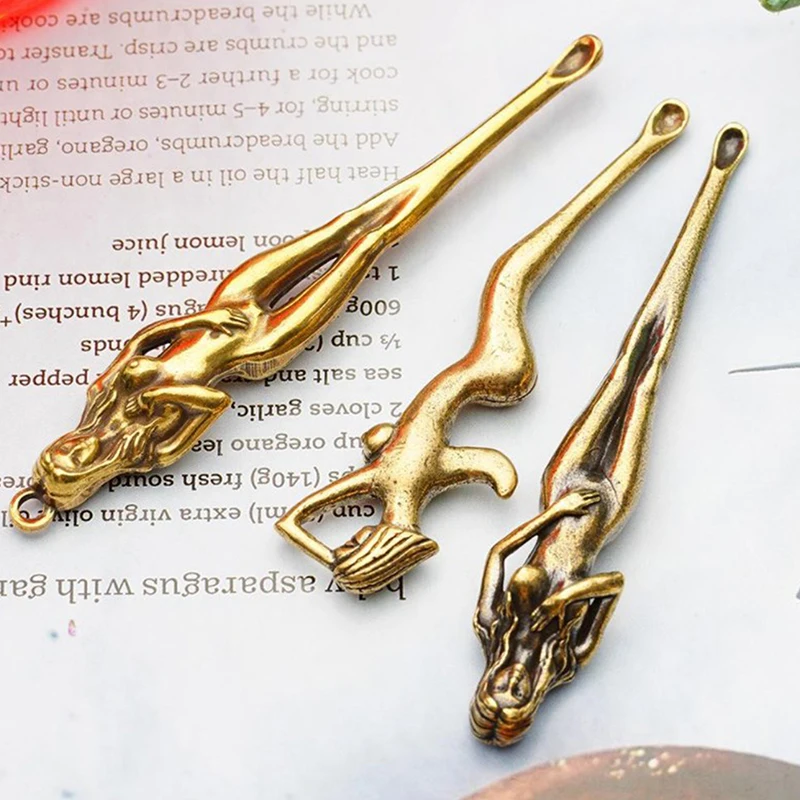 1Pcs Retro Brass Ear Spoon Keychains Pendants Lovely Mini Angel/Monkey/Beauty Shape Ear Pick To Clear Cerumen Vintage Key Ring