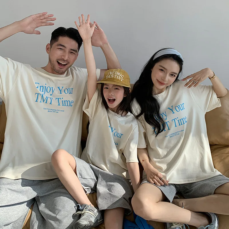 

2026 New Summer Korean Style Family Matching T-shirts Letter Print Cotton Short Sleeve Mommy and Me Family of 3 Casual Soft Tops