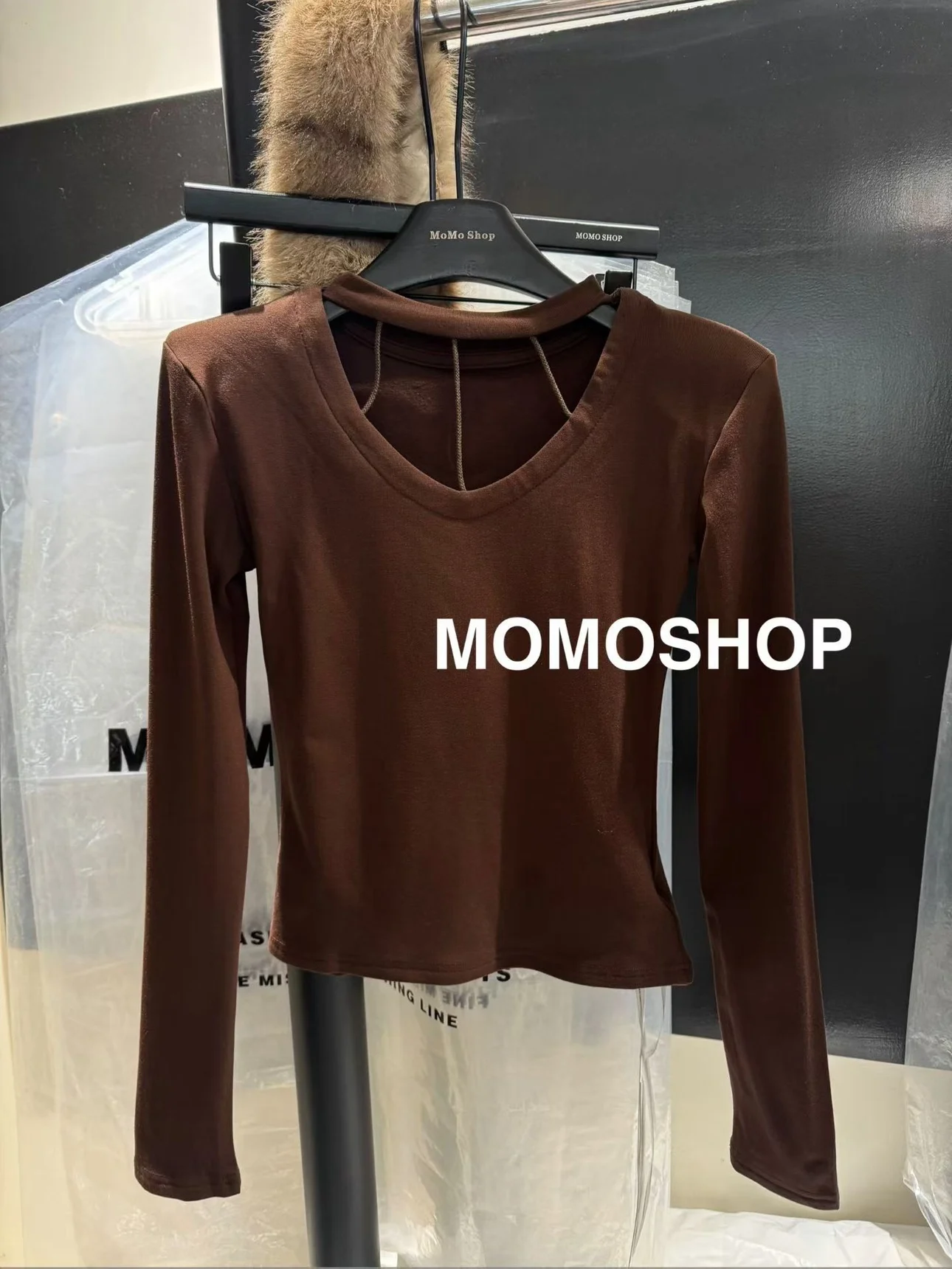 

Новинка 2025, корейский дизайн Sle Faion, пикантная девушка, ажурный V-Ne Long Sve Fce Lined ort Base irt, женский топ