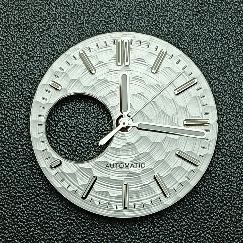 Orologio da uomo con quadrante cavo NH38 quadrante con logo personalizzato quadrante verde luminoso adatto per orologi con movimento NH38