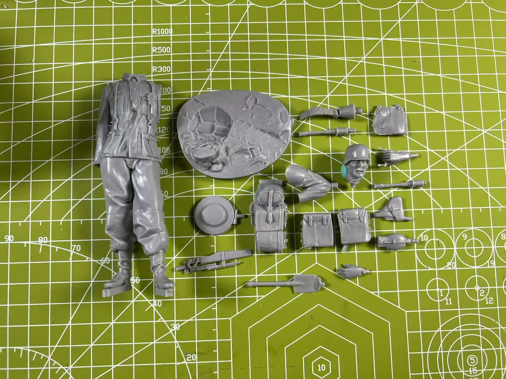 1: 16 Casting Resin Model Grey Kit Battlefield Engineering Infantry 1-Person Model Requires Assembly Unpainted