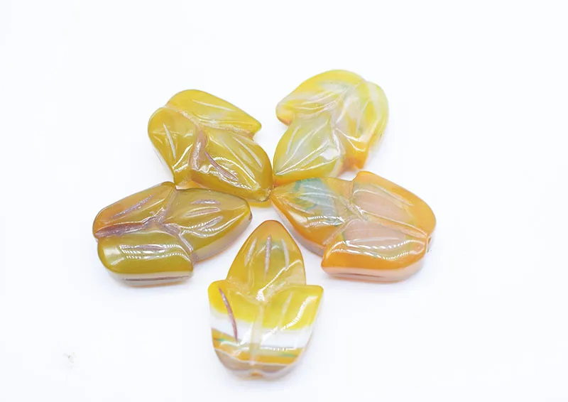 

5pieces Agate carved leaf full hole yellow green 35mm for DIY jewelry necklace loose beads