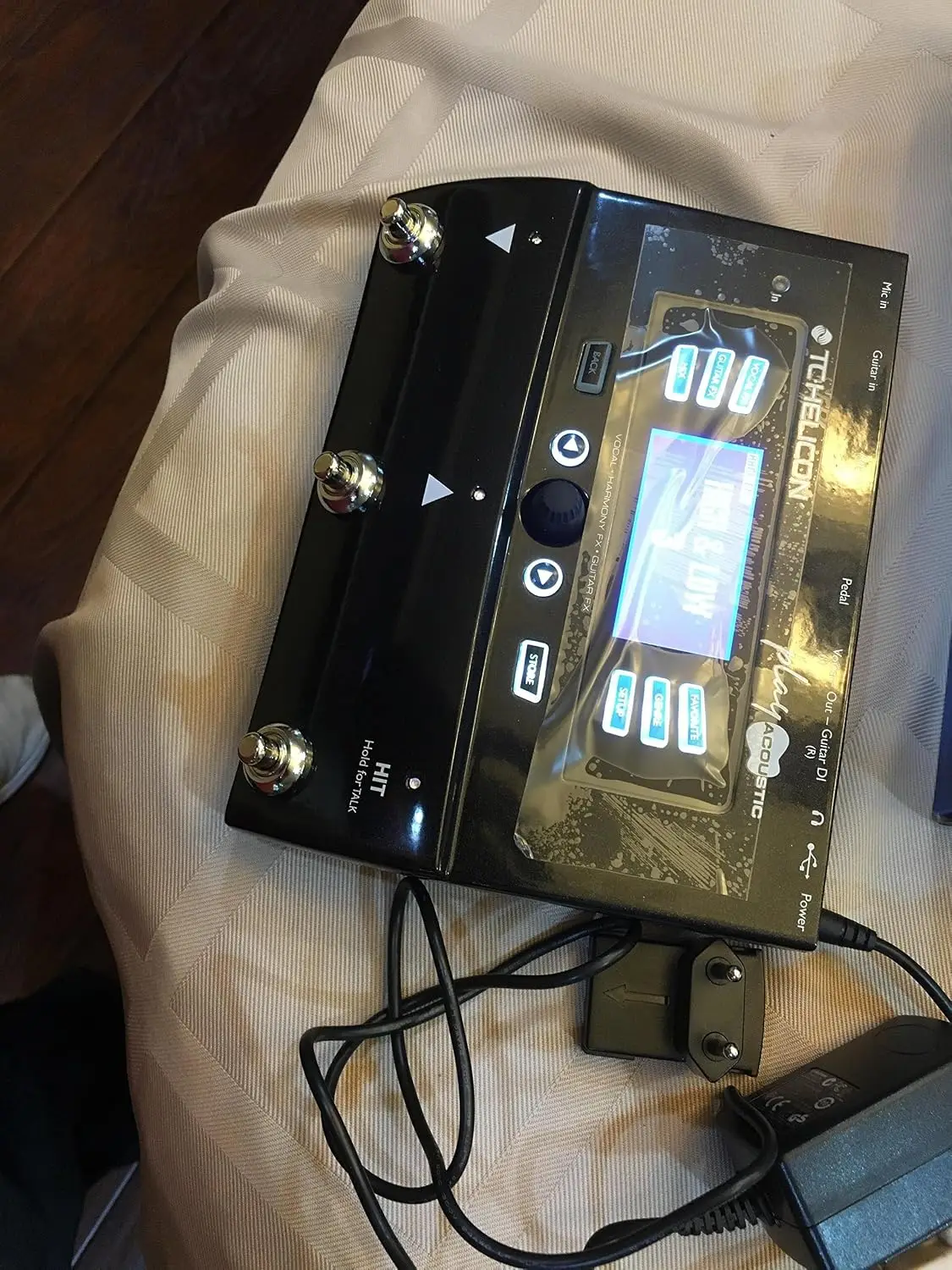 Effects Stompbox for Acoustic Guitar & Vocals, 3-Button, with Looping and Body Resonance Technology
