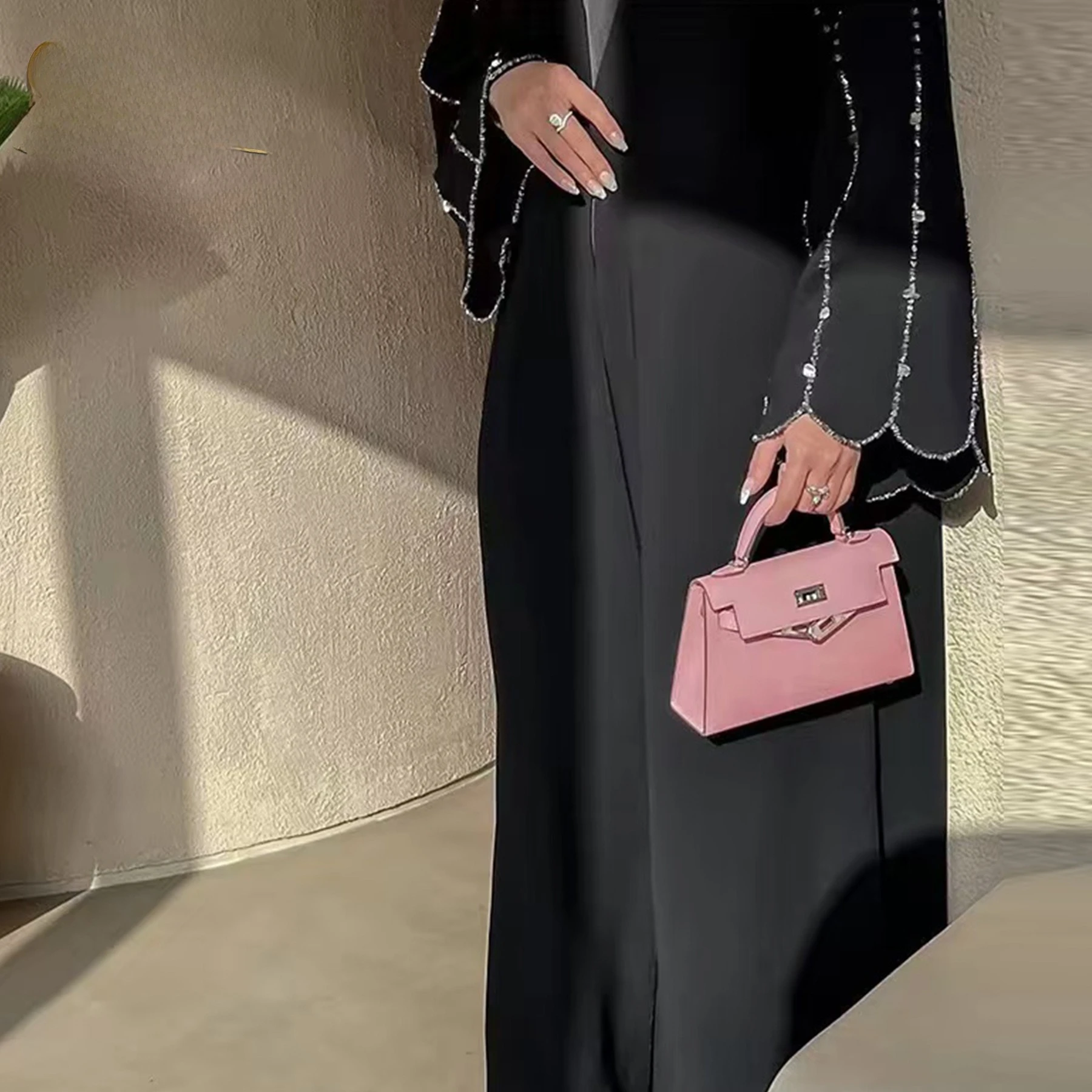 

Исламская одежда Дубай Роскошное женское мусульманское платье Абая с бриллиантами и бисером Черный кардиган Абая спереди с открытой Абая оптом