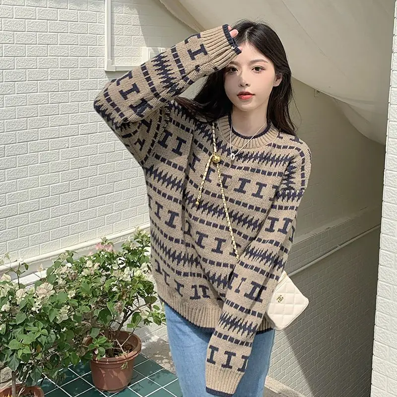 Vintage Jacquard Loose Knitting Tops Women Autumn Winter O-neck Long Sleeve Sweater Fashion All-match Office Lady Warm Knitwear