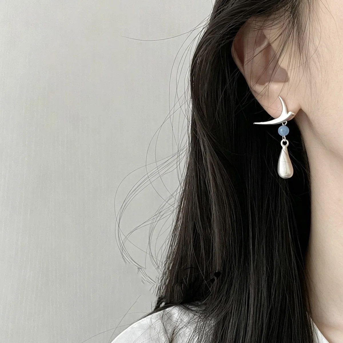 Retro Exquisite Silver Swallow Bird Feathers Tassel Earrings Women's Luxury Creative Design Sense Drop Earrings Metal Jewelry