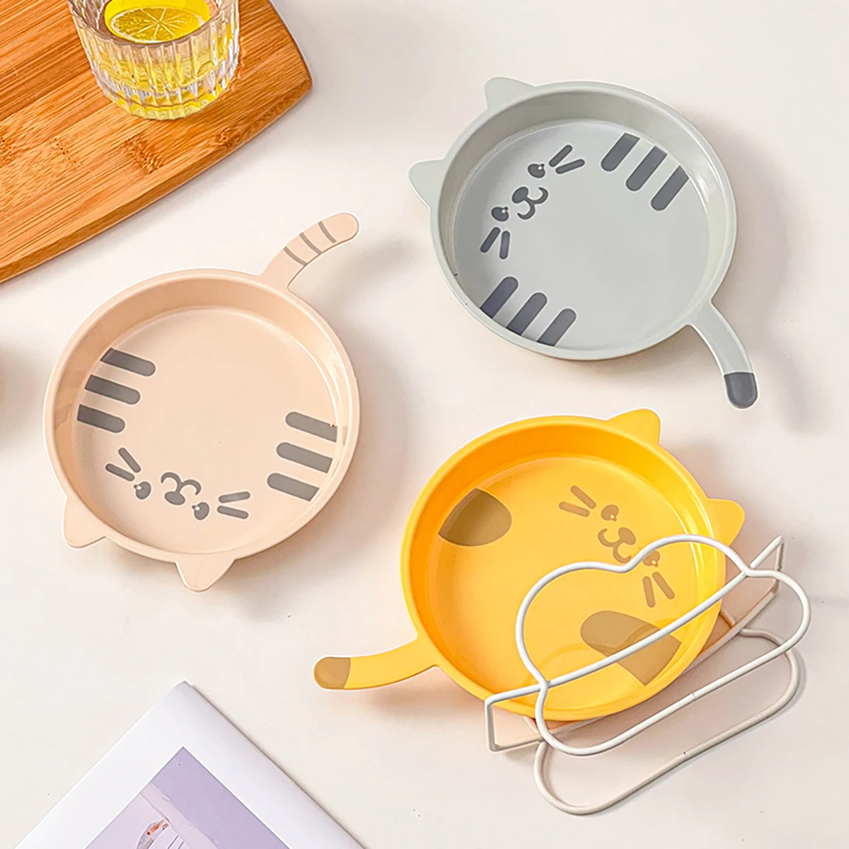 3/6Pcs Cute Plastic Food Plate With Handle Reusable Spit Bone Dish Snack Cake Dessert Plate Microwave Safe Kitchen Tableware N
