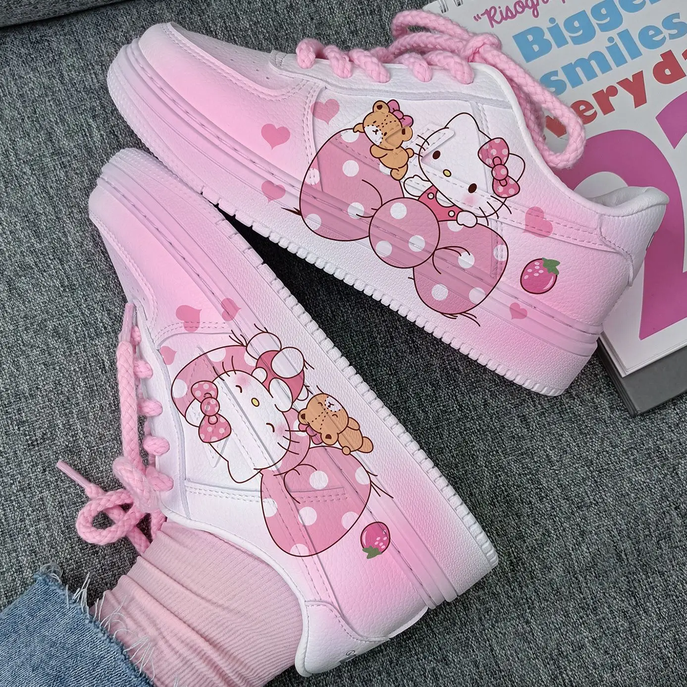 Sanrio Hello Kitty кроссовки с героями мультфильмов, повседневные розовые кроссовки с вишневым цветом, дышащая универсальная модная обувь для пар