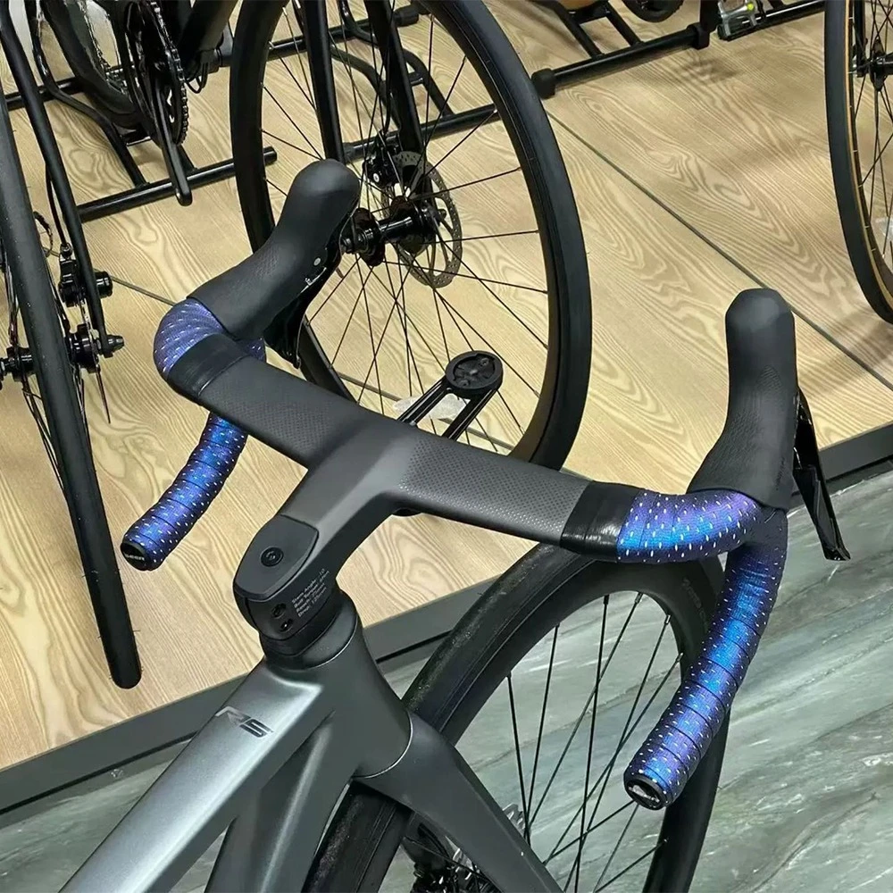31.8/28. 6mm road bike full carbon integrated handlebar, full interior wiring, advanced carbon fiber