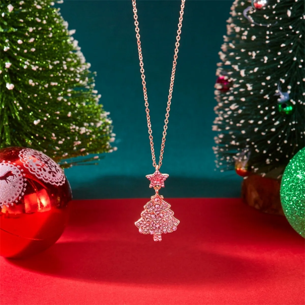 Glitzerndes, vollrosa Strass-Weihnachtsbaum-Halsketten- und Ohrring-Set für Damen, zartes, süßes Stern-Weihnachtsbaum-Schmuckset für Neujahr. – Detail 27