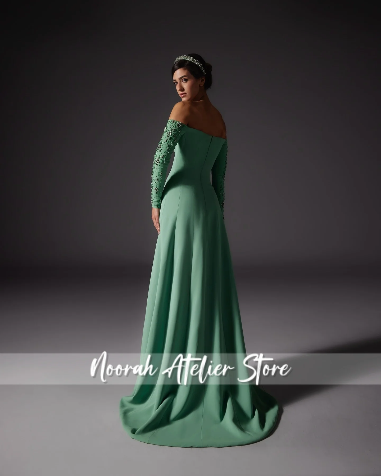 فساتين سهرة عربية فاخرة بدون حمالات من الخرز الأخضر أنيقة بأكمام طويلة فساتين زفاف دبي فستان رسمي 2025 مخصص