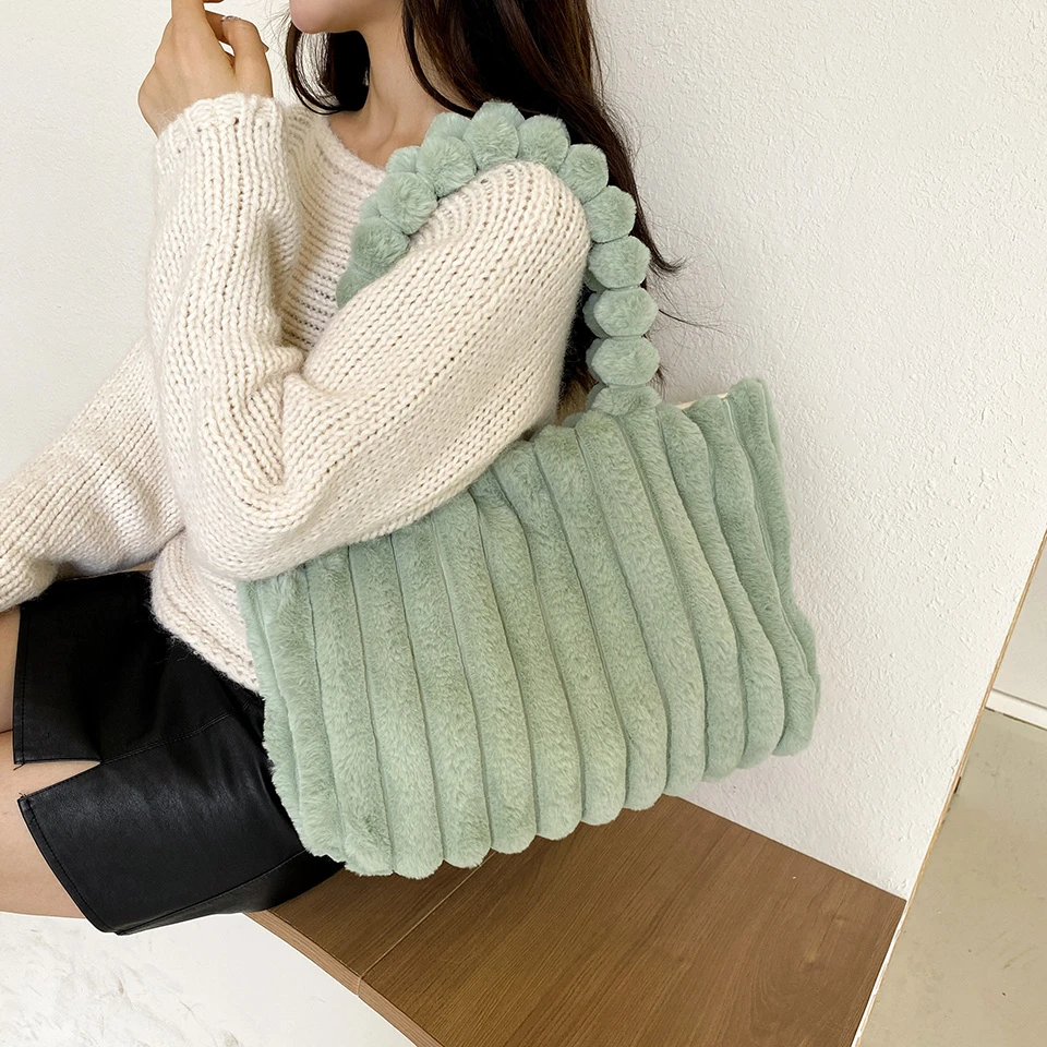 

Y2K Fluffy Tote Women's Bag Winter Furry Luxury Designer Handbag Fur Shoulder Bag Warm Purses Soft Plush Eco Bag Korean Shopper