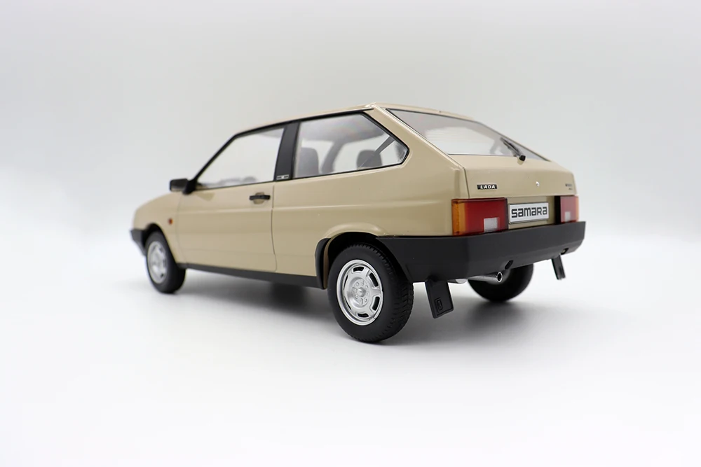 PSM 1/18 Scale Lada 2108 Samara 1986 Die-Cast Model Toys USSR Car Metal Vehicle Toy For Collection Gift