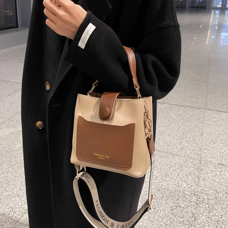 Bag 2023 New Fashionable Handheld One Shoulder Women's Bag Crossbody Versatile Retro Bucket Bag