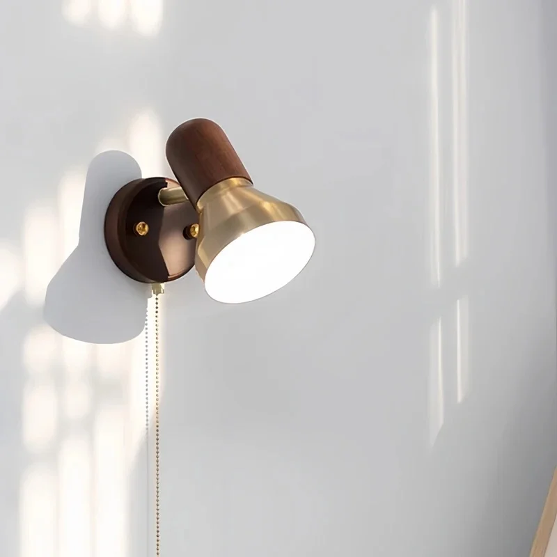 Retro Pull Chain Wall Sconce Wood Brass Adjustable Spotlight Wall Lamp Rotatable Reading Wall Light for Bedroom Bedside Corridor