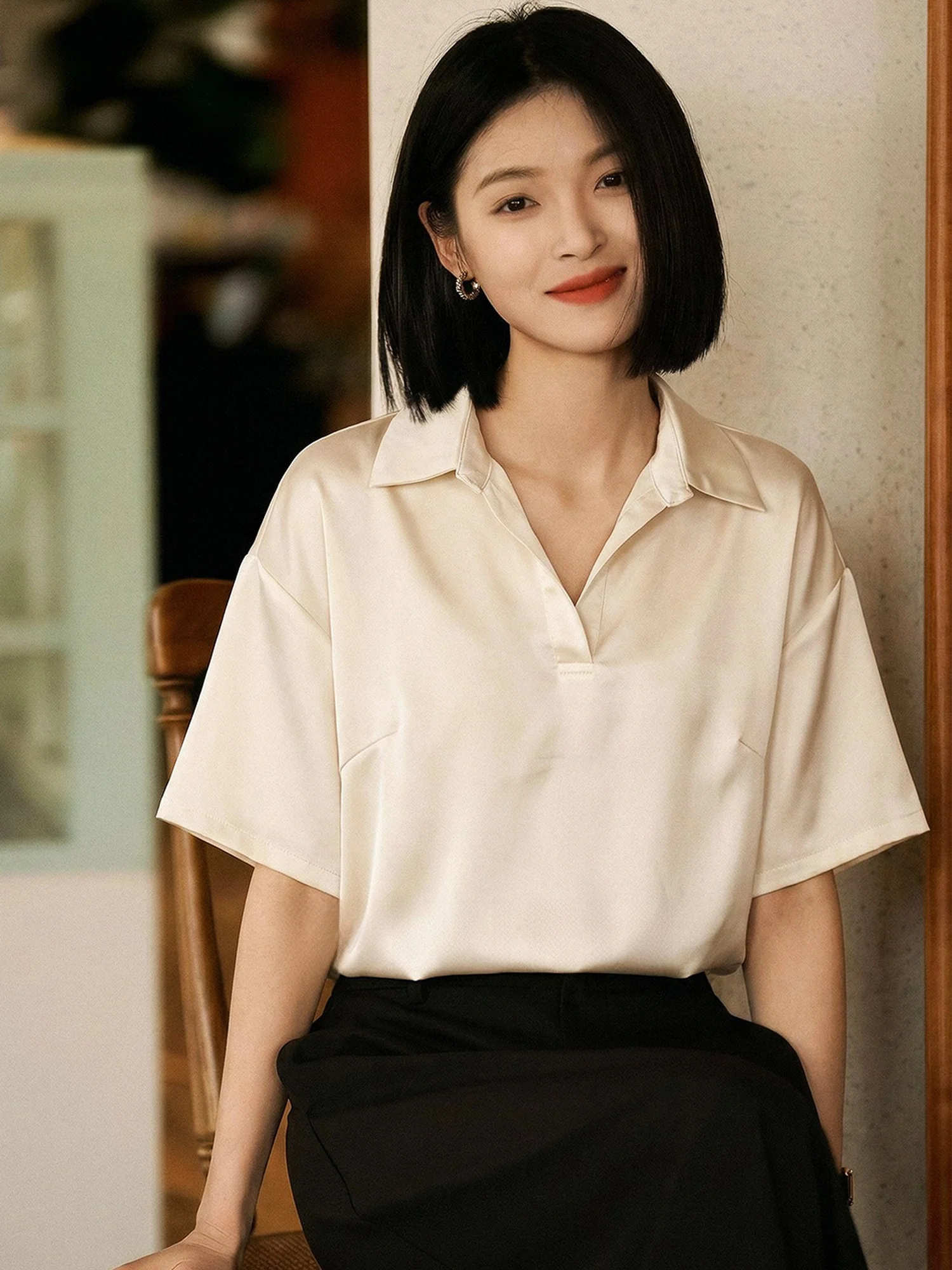 

Элегантная женская рубашка в простом стиле, летняя, с коротким рукавом, с воротником, свободного кроя, с эффектом похудения, повседневная, модная, из полиэфирного волокна