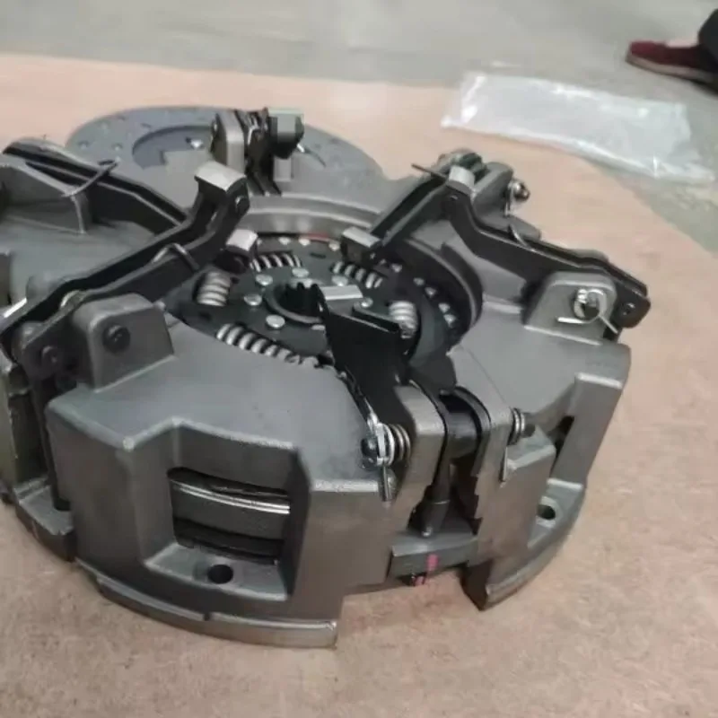 Automotive drivetrain parts, heavy truck spare parts, clutch kit, OE No. 6521049m91 clutch disc assembly