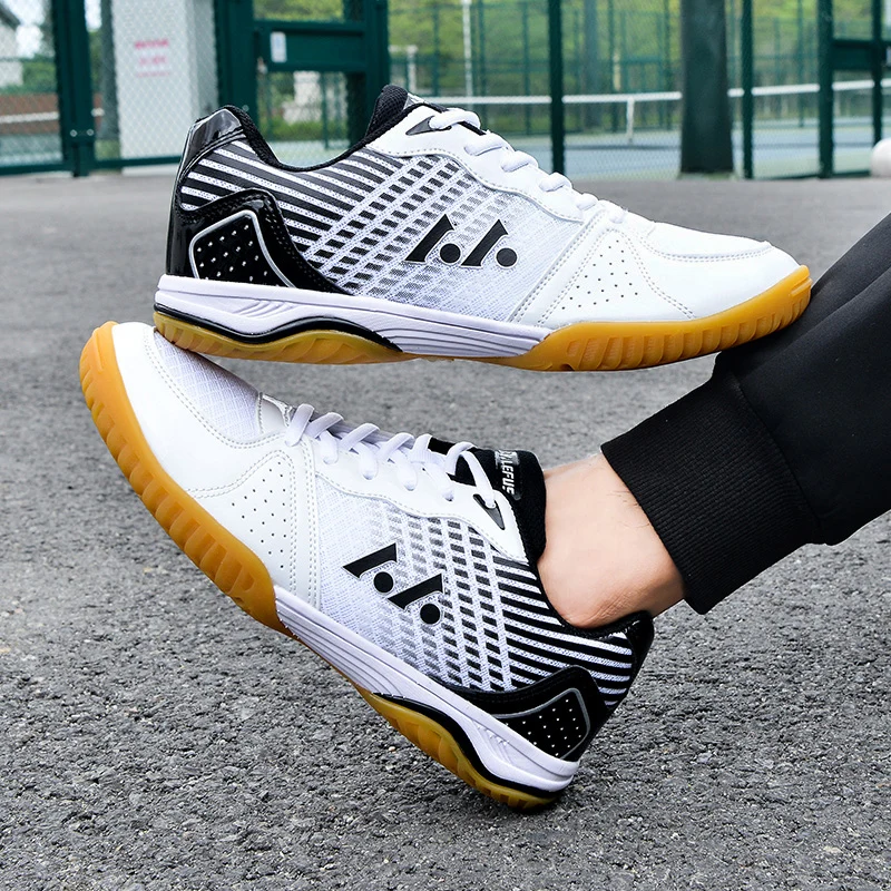 

New Training Tennis Shoes Men Women Size 36-45 Pink White Breathable Badminton Shoes Couples Light Weight Tennis Sneakers