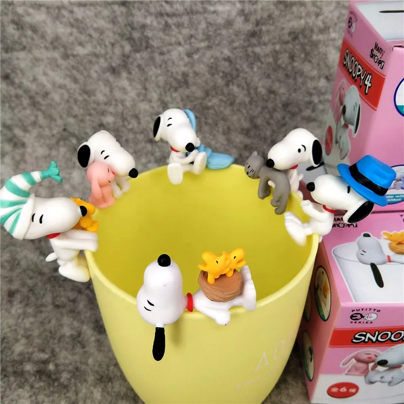 Anime Snoopy Action Figures Cup Edge Rim Figurine Pendant Kawaii Doll Mode Blind Box Toy Collection Decoration ren Gifts